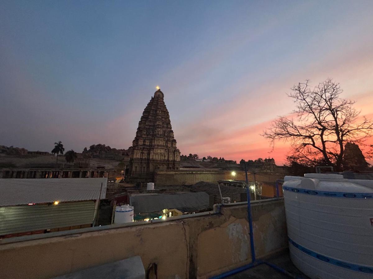 Temple View Guest House Hampi Extérieur photo